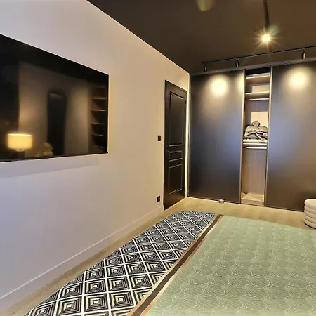 L'evasion Park Equipe Parking Premium Mon Groom アパート トロワ